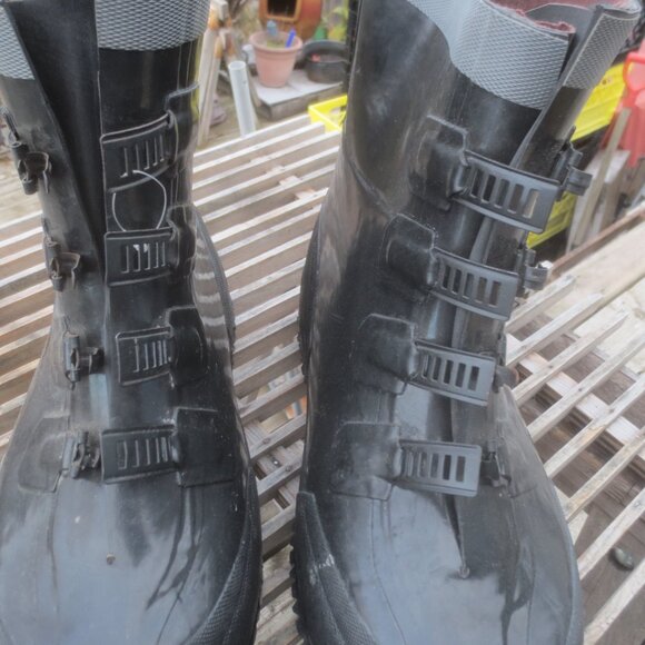 Brand New Dakota Overshoe Waterproof Slip Resistant Rain Boots - Size 11. - Picture 3 of 12